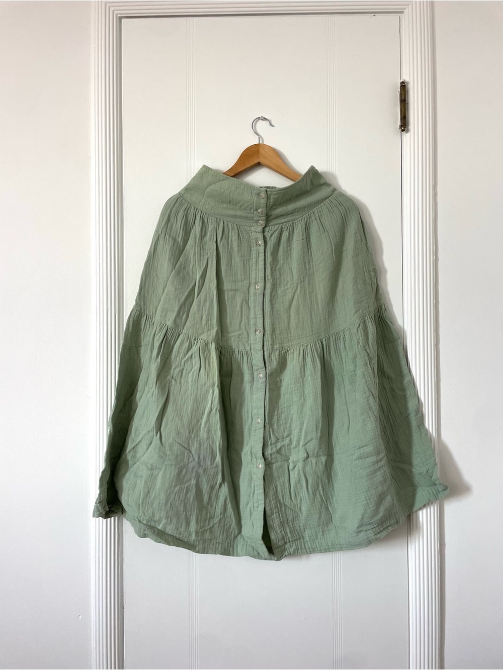 Universal Thread Sage Green Elastic Waist Skirt with Button Front